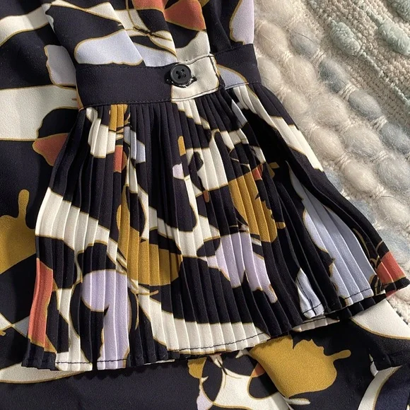 Ann Taylor Floral-Print pleated crepe blouse - XS - Picture 2 of 5
